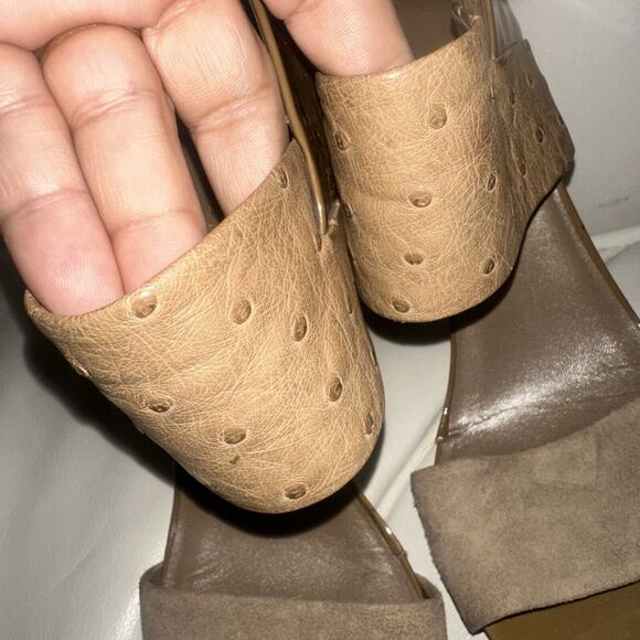 Authentic GUCCI Tan Ostrich Platform Peep Toe Shoe Sandal Size EU 39 - Picture 8 of 8